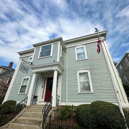 Entire Charming Victorian Home Downtown Newport Kültér fotó